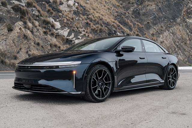 Lucid Air Sapphire z przodu