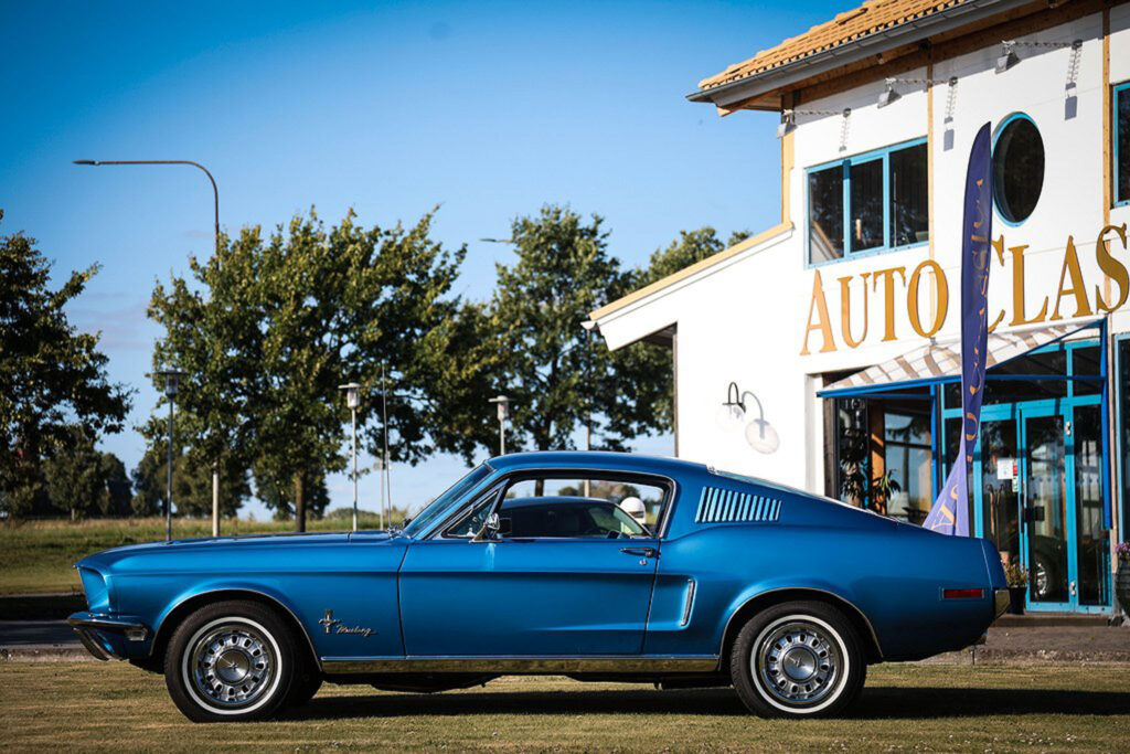 Ford Mustang Fastback 1968 z boku