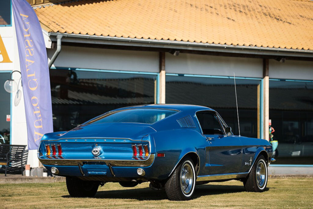 Ford Mustang Fastback 1968 z tyłu